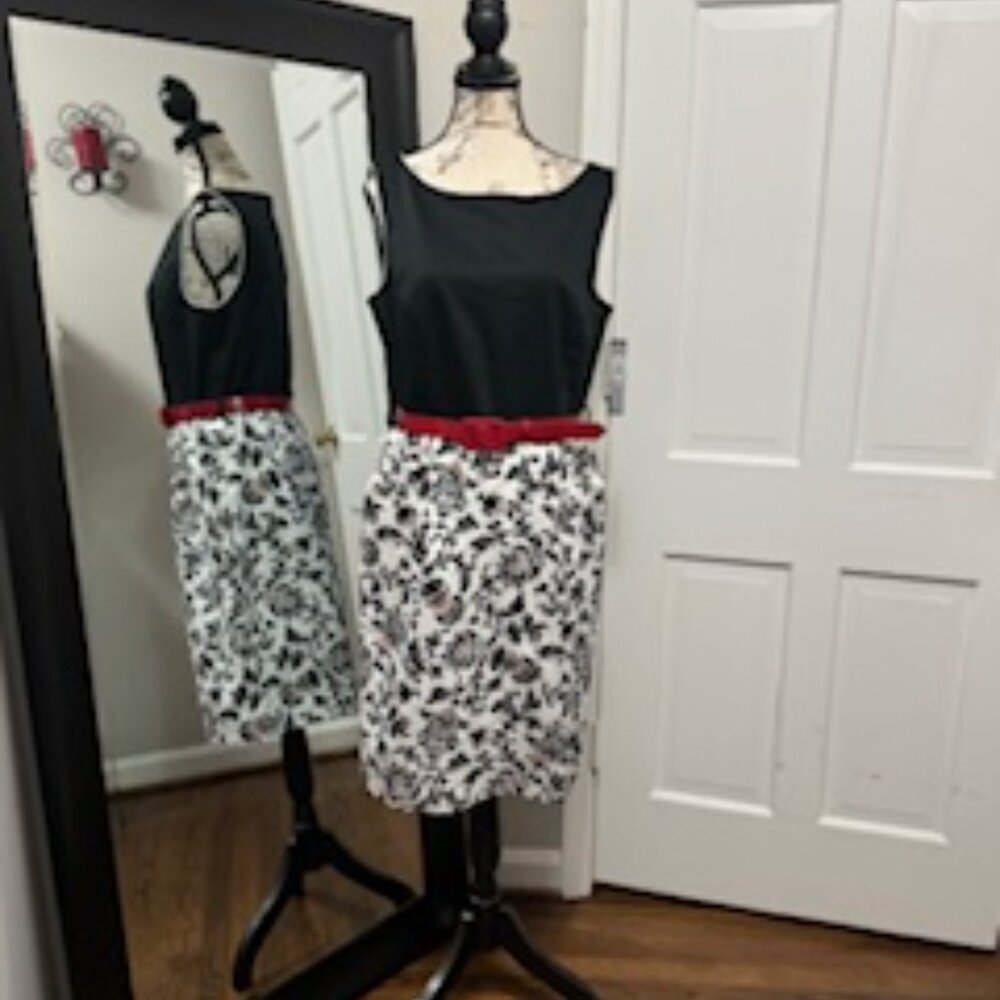 TAHARI Arthur S. Levine Sheath Sleeveless dress with pockets and red belt Size 8